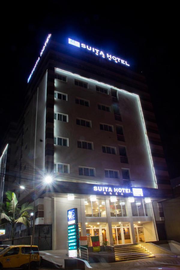 Suita Hotel Yaoundé Esterno foto